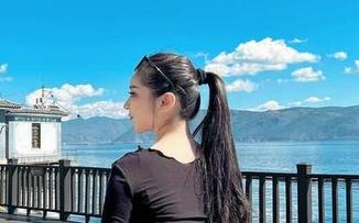 微密圈 – 看120斤的小王同学的双马尾写真，心中不禁发出奇怪的“点赞”声。