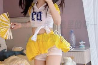 AT鲨的吉他妹妹，作品集里的每一波都是温柔的期待。