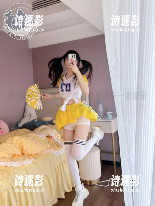 AT鲨的吉他妹妹，作品集里的每一波都是温柔的期待。