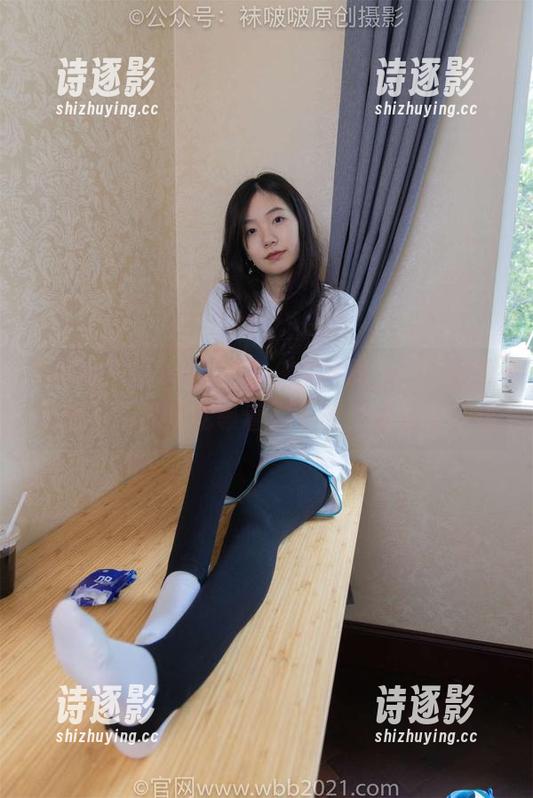 BoBoSocks袜啵啵 - 别犹豫了，小甜豆的旗袍写真早就等着你下载！错过太可惜