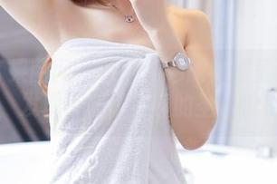 GIRLT果团网 – 在周妍希的高清圣诞写真里，发现了极具喜感的圣诞扮相！