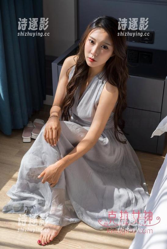 KelaGirls克拉女神-奈奈 KelaGirls克拉女神 - 奈奈说:我的棉袜,照出你心中的小倾情——看看这些照片吧!