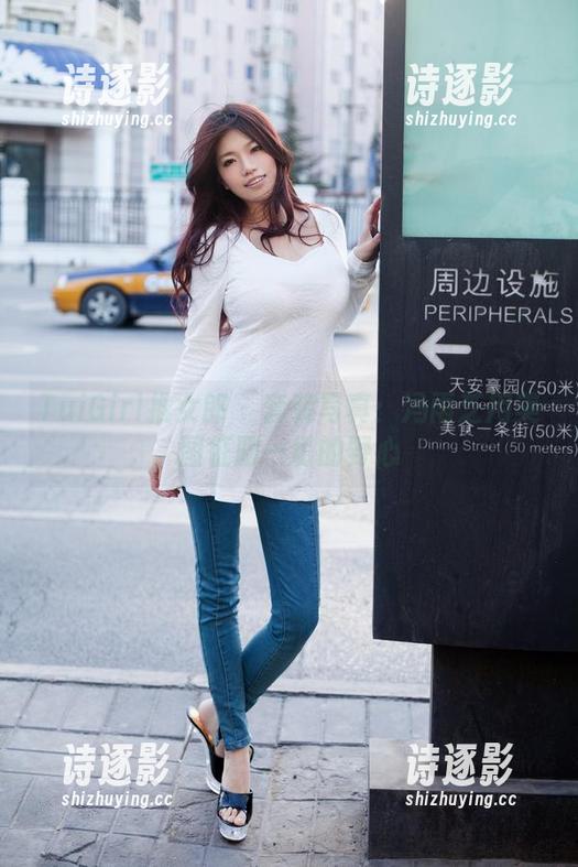 TuiGirl推女郎-冯雨芝 TuiGirl推女郎 - 套装写真:冯雨芝用美图征服一切的野心