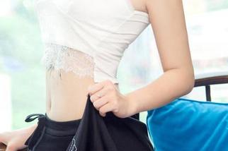 UGirls尤果网 – 阅读透视：站在透明边缘，播放孟狐狸的另类合集！