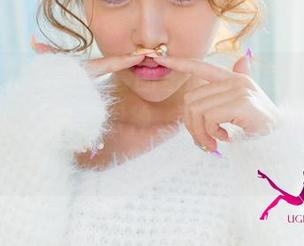 UGirls尤果网 – 套图里的田梓茵，无圣光的裤里丝，除了眼神，还有什么值得期待的？