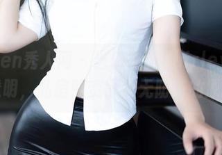 Xiuren秀人网 – 当伍晓丽Shirley走进透明，私房照变得毫无防备的原图