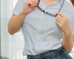 Xiuren秀人网 – 精选自刘婷婷的美足图包，脚步声里藏着的细腻。