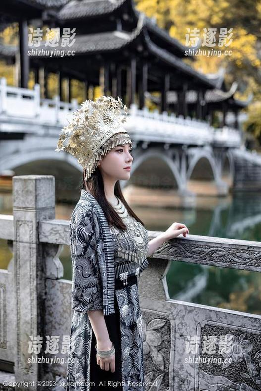 Xiuren秀人网-沈佳熹 Xiuren秀人网 - 如果旗袍会讲话,那沈佳熹的写真资源就是灵魂的细腻挣扎。