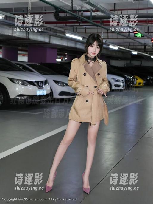 Xiuren秀人网 - 王馨瑶Yanni的私拍，红裙也能穿出百万种风格，这果然是“走路都带风”的节奏。