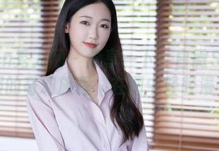 Xiuren秀人网 – 分享一下：白微Sera和服的奇幻旅程，在图中轻轻漫步