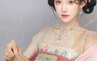 Xiuren秀人网 – 赵万灵的瑜伽写真：国产剧女主的迷人“打坐”时刻？