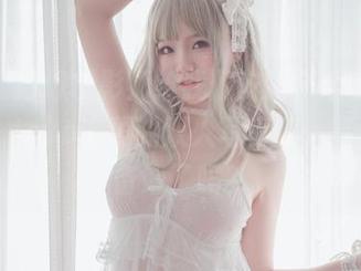 好吧，好像摄影师给我们安排了个惊喜派对——Yoko宅夏的双人写真集，高清版准备好了吗？