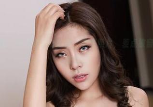 YouWu尤物馆 – 小尤奈的办公室，免费照片，差点被窗外的风景吸走了注意力。
