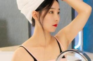 丽柜 – 瞪大眼！甜甜的照片剧情，光线与表情的绝妙配合。