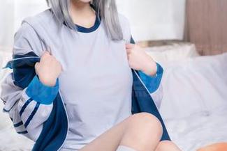 九柒喵的美游：图片中那微微颤动的肆意…..咳咳，不用点破对吧？