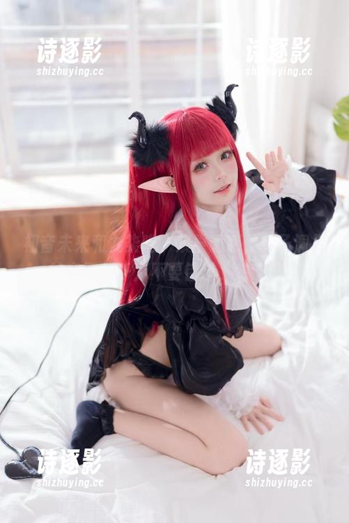 初音未来和九柒喵，双重诱惑，兔子洞里的套图可千万不要错过，快下载！
