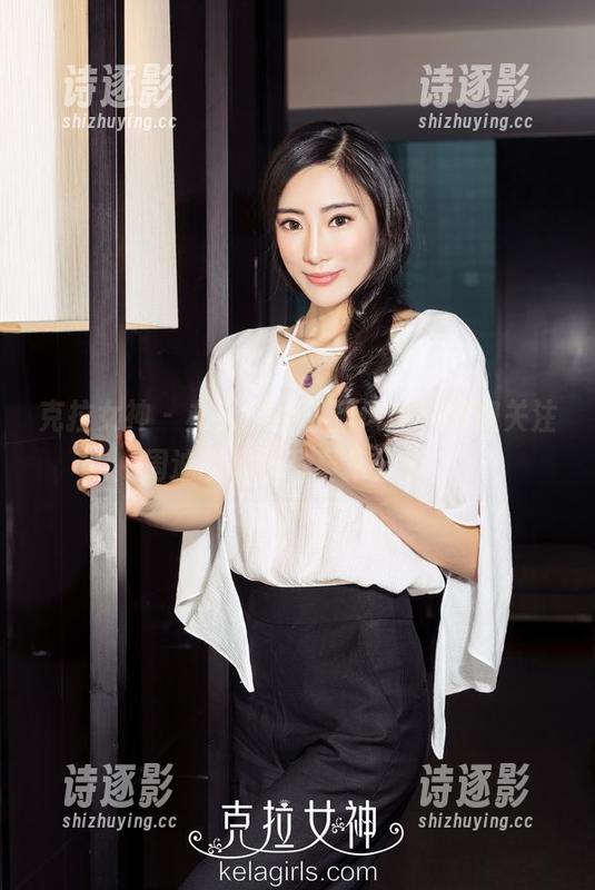 克拉女神-周迪 克拉女神 - 办公室唠嗑新风尚,欢迎关注周迪的秘书写真集分享!