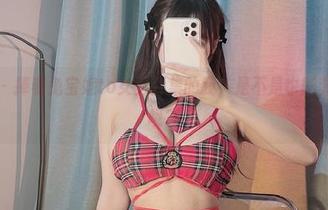 微密圈 – 捧着兔宝妮to女王合集的我，是不是也能变得优雅呢？