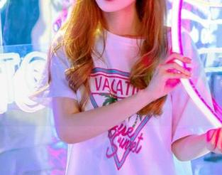 嗲囡囡 – 听说这个资源是施忆佳KITTY的礼服，结果我看傻眼了。