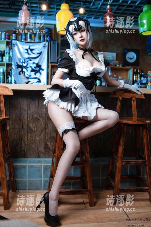 大梨子不是御姐 不得不说,大梨子不是御姐你这美少女战士风格的照片让我又爱又恨,冲突感满满啊。