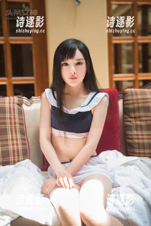 头条女神-coco 头条女神 - “Coco黑白”更新中,原图就像那一瞬,无声的对视。