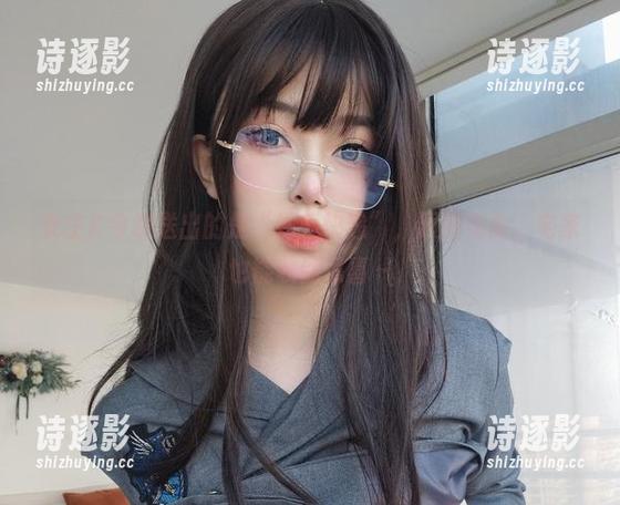 女主K今晚送出的是“性感快递”，原图在此，宅家也能收到惊喜～