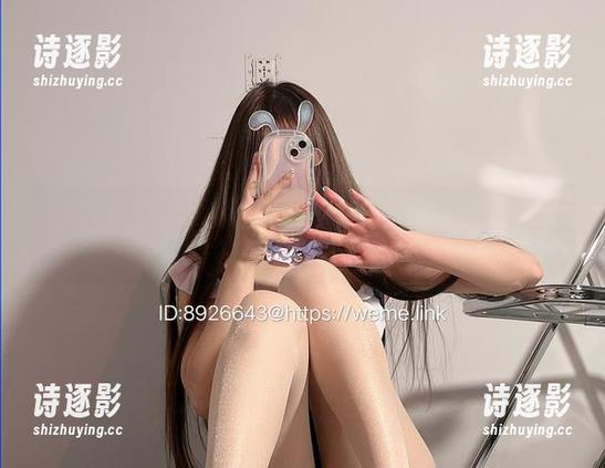 微密圈 - 她的“婉柔yyyy”内衣写真，图集展现了一种难以言喻的气息