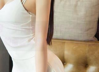 尤果网 – 牛仔裤配上欣杨Kitty，图包里的画面总觉得少了些潮流感