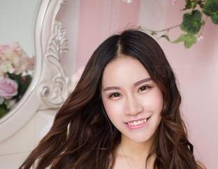 尤物馆 – 图库更新！艾小青的内衣play，下载前请准备好你的好奇心！