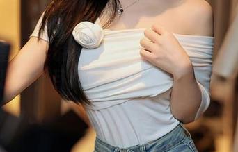 尤蜜荟 – 谁说天使不能俯瞰？看周妍希的精选图集，目测这位“仙女”要为你降临。