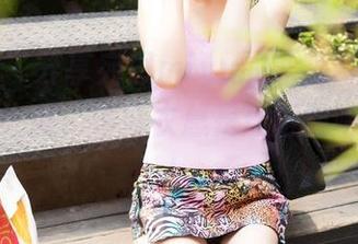 推女神 – 分享宛恩miyu的泳装套图：游泳让人失重，但泳衣总是压得我喘不过气！