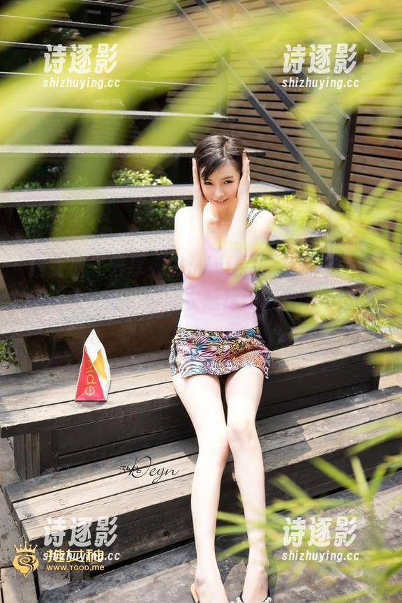 推女神-宛恩miyu 推女神 - 分享宛恩miyu的泳装套图:游泳让人失重,但泳衣总是压得我喘不过气!