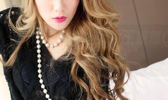 推女神 – 新短裙写真上架，王婉悠Queen真会挑！