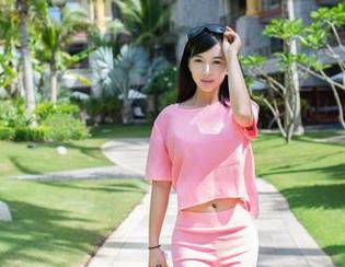 推女郎 – 王馨瑶的白衬衫合集，这种简约，却又让人忍不住想多看几眼…
