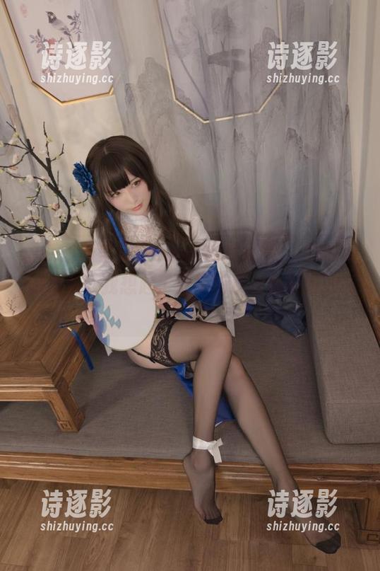 星野saori 最新图册里星野saori的体操服,摆的Pose怎么让我想起了五年前那次舞蹈班的表演呢?