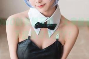 木棉棉OwO的美脚写真，大家快来分享一下这双传奇脚丫！