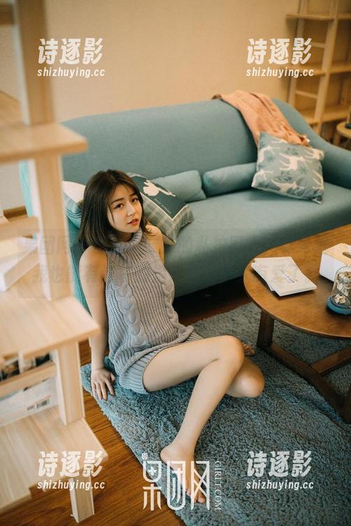 果团网 - 莫雅淇妹妹的私拍图集，真希望我也能有这样的姐妹互动，太有爱了。