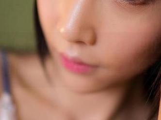 果团网 – 喝水时别忘了看莫雅淇的泳装写真，确保你按时获取海量“资源”！