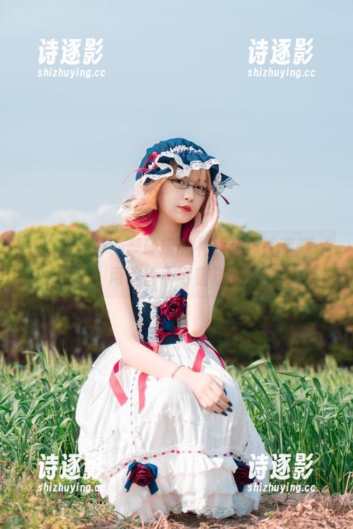 搞点新花样，梨瑾瑾的礼服和原图资源，两者皆不可错过！