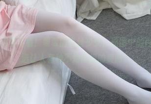 森萝财团 – 不可不看！吸吸的白丝少女，原图中的百褶裙哟，精选让人有种不知所措的美丽。