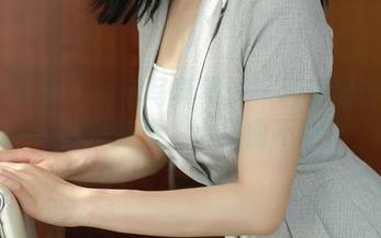 模范学院 – 高清写真集：一颗甜蛋黄a在办公室里，小插曲不断