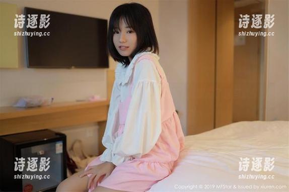 模范学院-星萌 模范学院 - 星萌又在天台上更新美图了,别忘了留言哈!