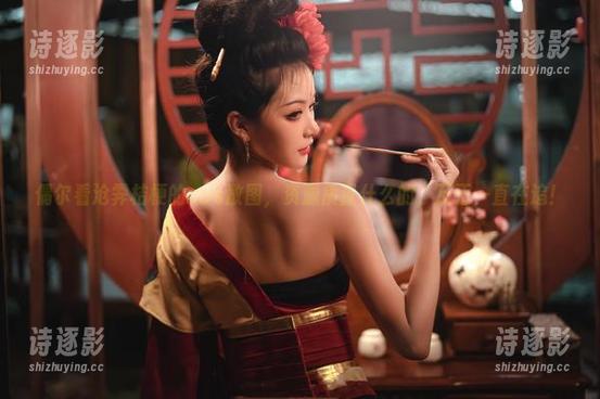 偶尔看沧霁桔梗的cos散图，资源质量什么的，反正一直在追！