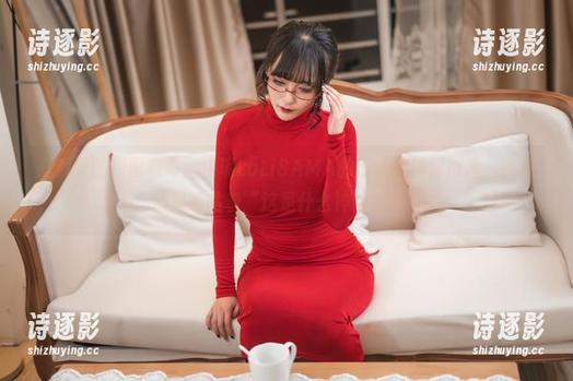 高质量的原图有毒，洛璃LoLiSAMA的猫咪围裙甜得像一颗糖，心里嘀咕着“这是什么神仙搭配？”