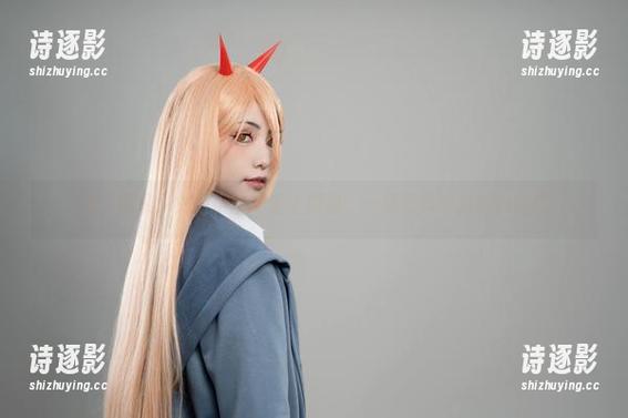 当“爆机少女喵小吉”遇上御姐：一场写真与魅惑的碰撞