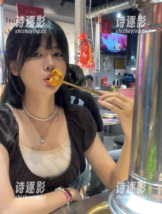眼酱大魔王w 圣诞老人要变妆!眼酱大魔王w的图集下载,看你敢不敢