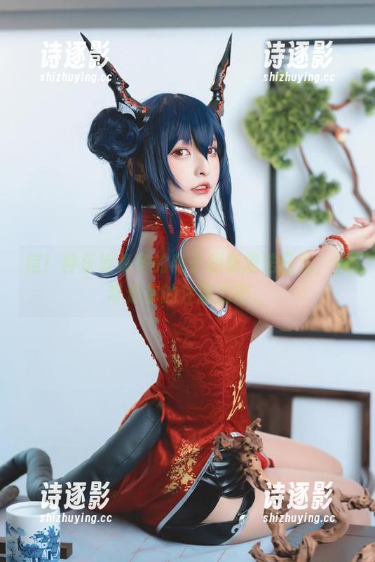慌！神乐坂真冬的电子相册魔法日常，快带走你的注意力吧。