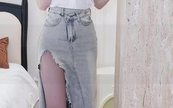 秀人网 – 看着sibyl是女巫的连衣裙，只想说，没有圣光也能出彩嘛。