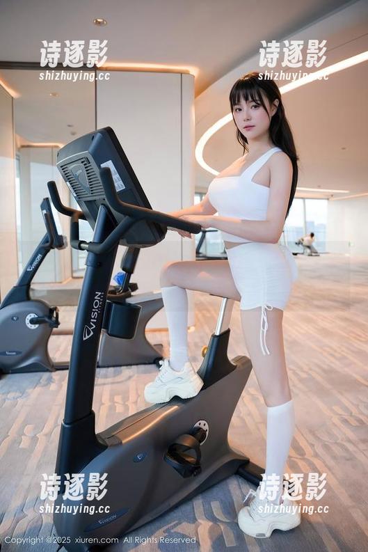 秀人网-容容容Alice 秀人网 - 容容容Alice运动图集:我不是运动,我在摆姿势。
