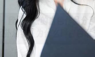 秀人网 – 欧阳若依的白色作品分享：让人想起扑满雪，为什么叫白色呢？！